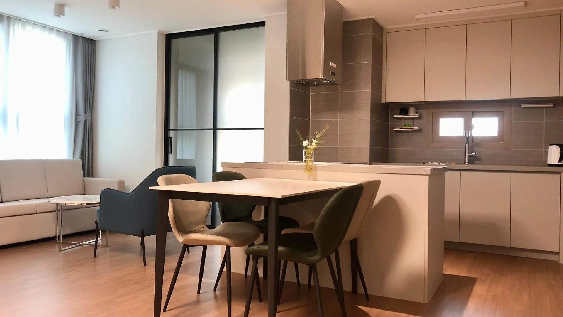 Golden Planet Incheon Hotel 4*,